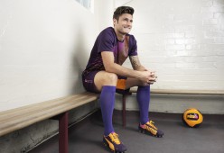 开云中国大陆-“腰旗式美式橄榄球：成都七中东部带来新兴运动挑战”