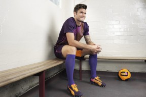 开云中国大陆-“腰旗式美式橄榄球：成都七中东部带来新兴运动挑战”